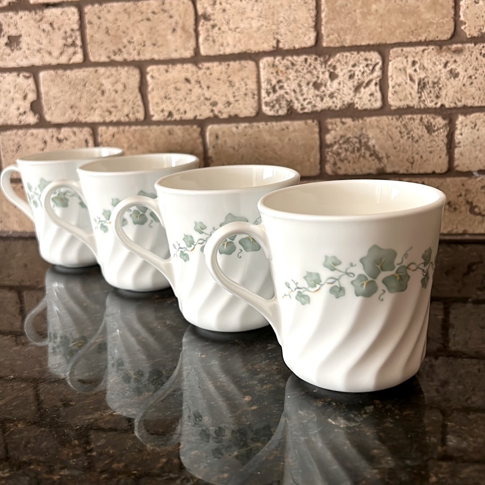 💚Corning set of 4 Calloway Ivy pattern. 8oz coffee/tea cups.vintage